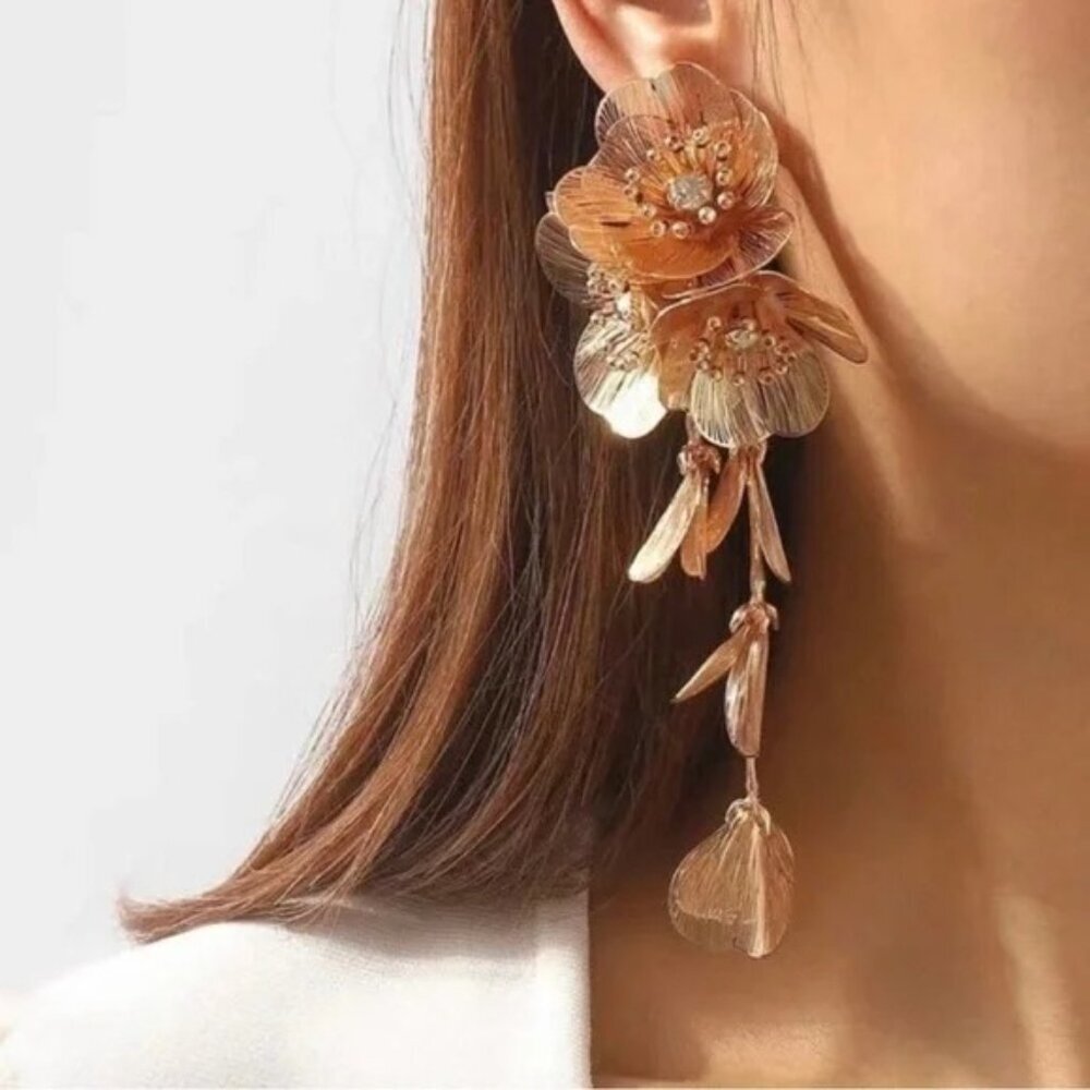 ✨ Zara Kate Middleton statement cascading floral earrings ✨ with GIFT BOX ✨💕💕 - Picture 5 of 11